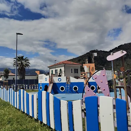 Casa Multicolor * Βεντιμίλια